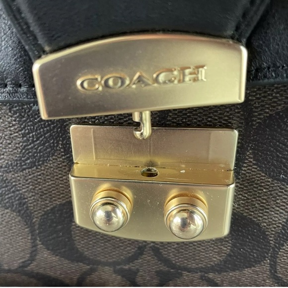 COACH AVARY CROSSBODY IN SIGNATURE CANVAS EUC - Picture 12 of 17